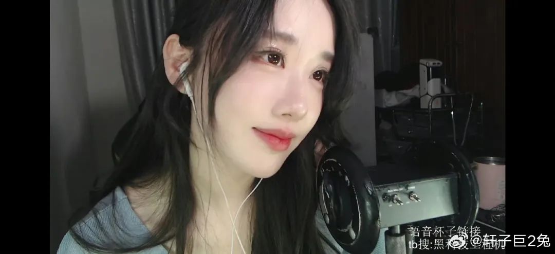 轩子巨2兔称遇不到真爱,大家都是馋自己身子,目前结婚不考虑要孩子,因为不想做高龄产妇!