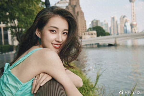 短剧女王大翻车!制片人外泄音档,代言戏约一夜全撤